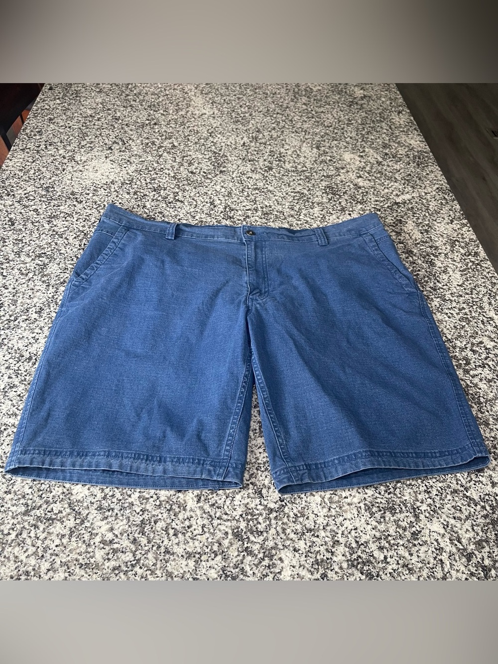 Duluth men’s denim chambray shorts size 44 10.5 inseam breathable